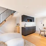 Stylish Duplex With Premium Materials In Center Гент