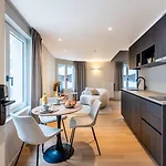 Апартаменти Stylish Duplex With Premium Materials In Center