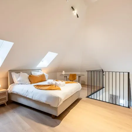 Stylish Duplex With Premium Materials In Center Апартаменти Гент