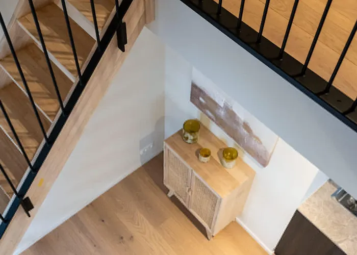 Huswell - Stylish Duplex With Premium Materials In Center * Gent