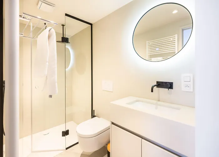 Huswell - Stylish Duplex With Premium Materials In Center